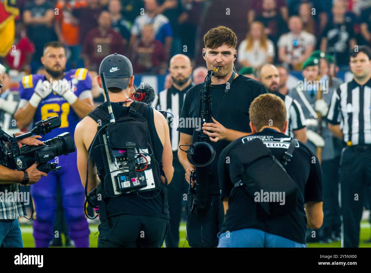 Europäische Fußballliga, elf/ Meisterschaftsspiel 2024 : Rhein Fire gegen Wikinger am 22. September 2024, in der VELTINS-Arena, Gelsenkirchen, Deutschland, der Saxophonist Andre Schnura . Stockfoto