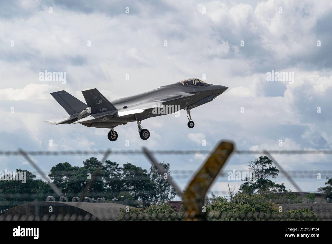 20-5580: USAF Lockheed Martin F-35A Lightning II verlässt die RAF Lakenheath Stockfoto