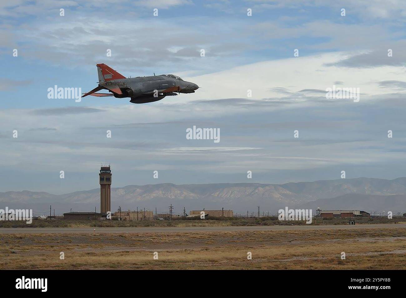 Flieger der 82nd Aerial Target Squadron, Det. 1 auf der Holloman Air Force Base, NEUSEELAND, befanden den letzten Flug des QF-4 Phantom als Teil der Phinal Stockfoto