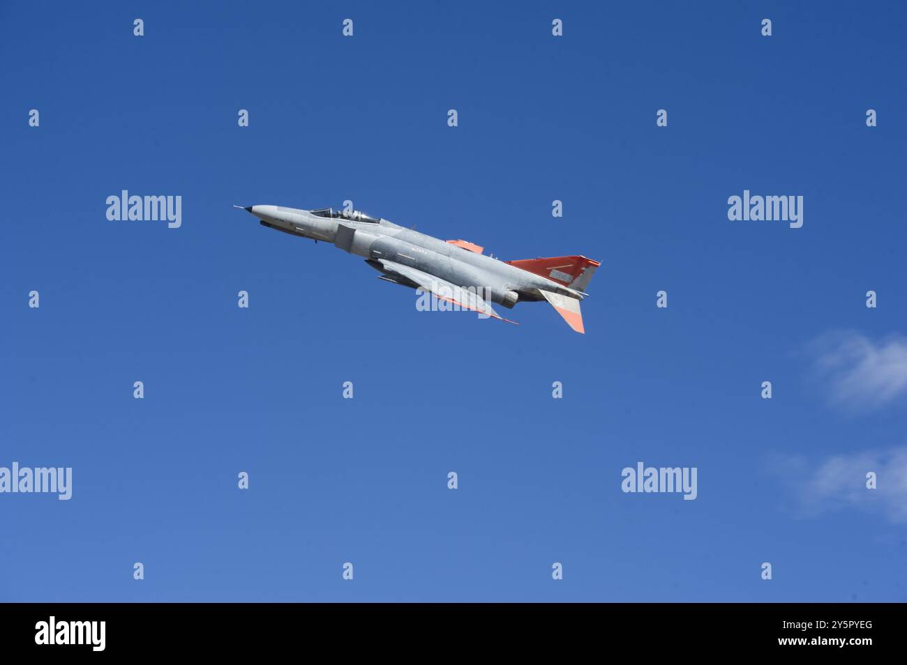 Ein QF-4 Phantom II verlässt die Holloman Air Force Base, NM. am 13. September 2016 vor 160 Zuschauern, die an Hollomans jährlichem Phantom Socie teilnehmen Stockfoto