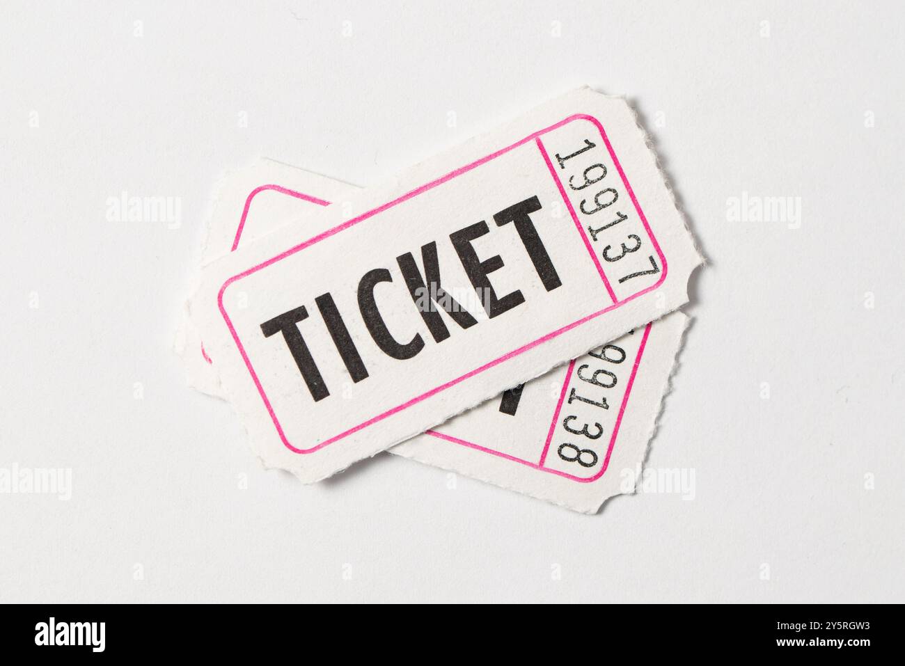 Zwei weiße Eintrittskarten für Vintage Stockfoto