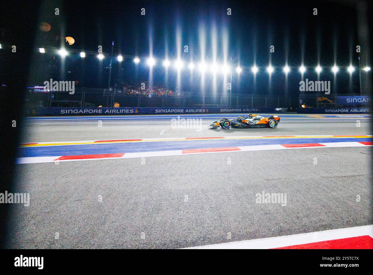 Singapur, Singapur. September 2024. Lando Norris aus Großbritannien fährt den (4) McLaren MCL37 während des F1 Grand Prix von Singapur auf dem Marina Bay Street Circuit. Quelle: SOPA Images Limited/Alamy Live News Stockfoto