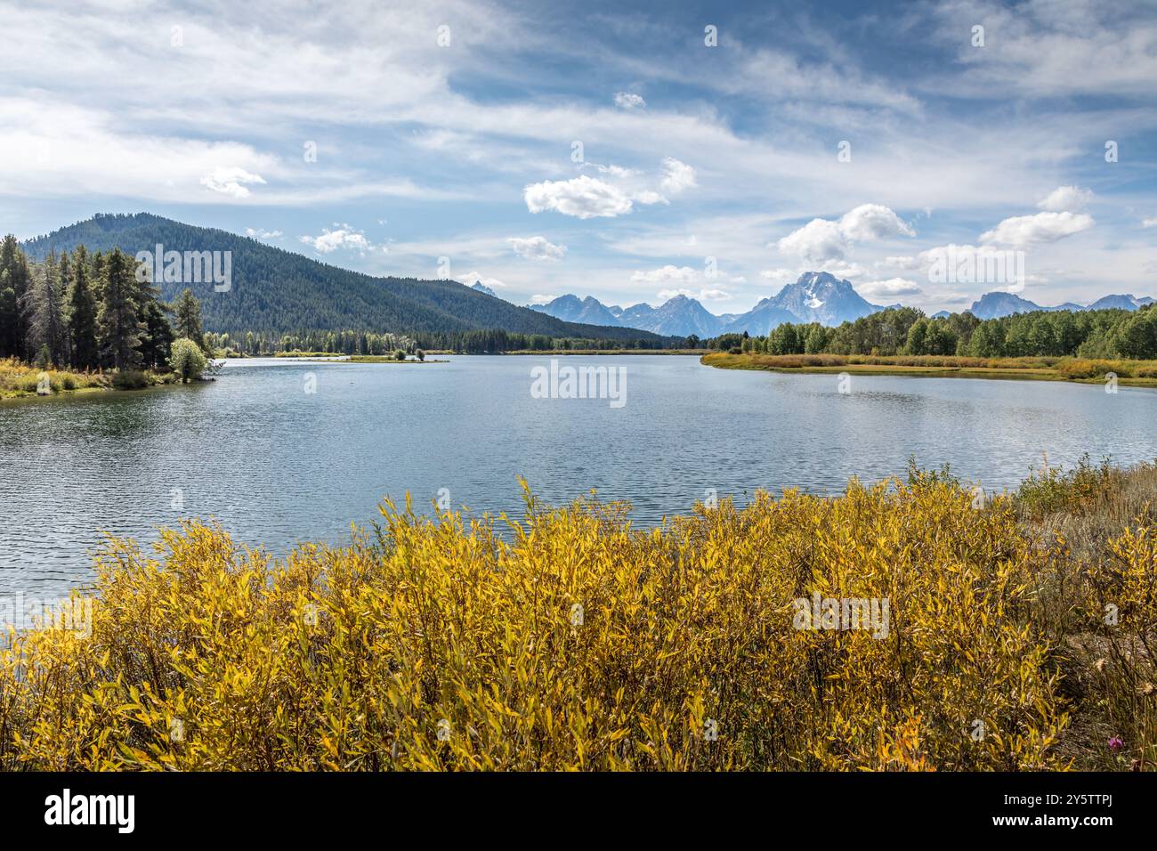 Die Gipfel des Tetons-Gebirges hinter dem Jackson Lake im Grand Teton National Park, Wyoming USA Stockfoto