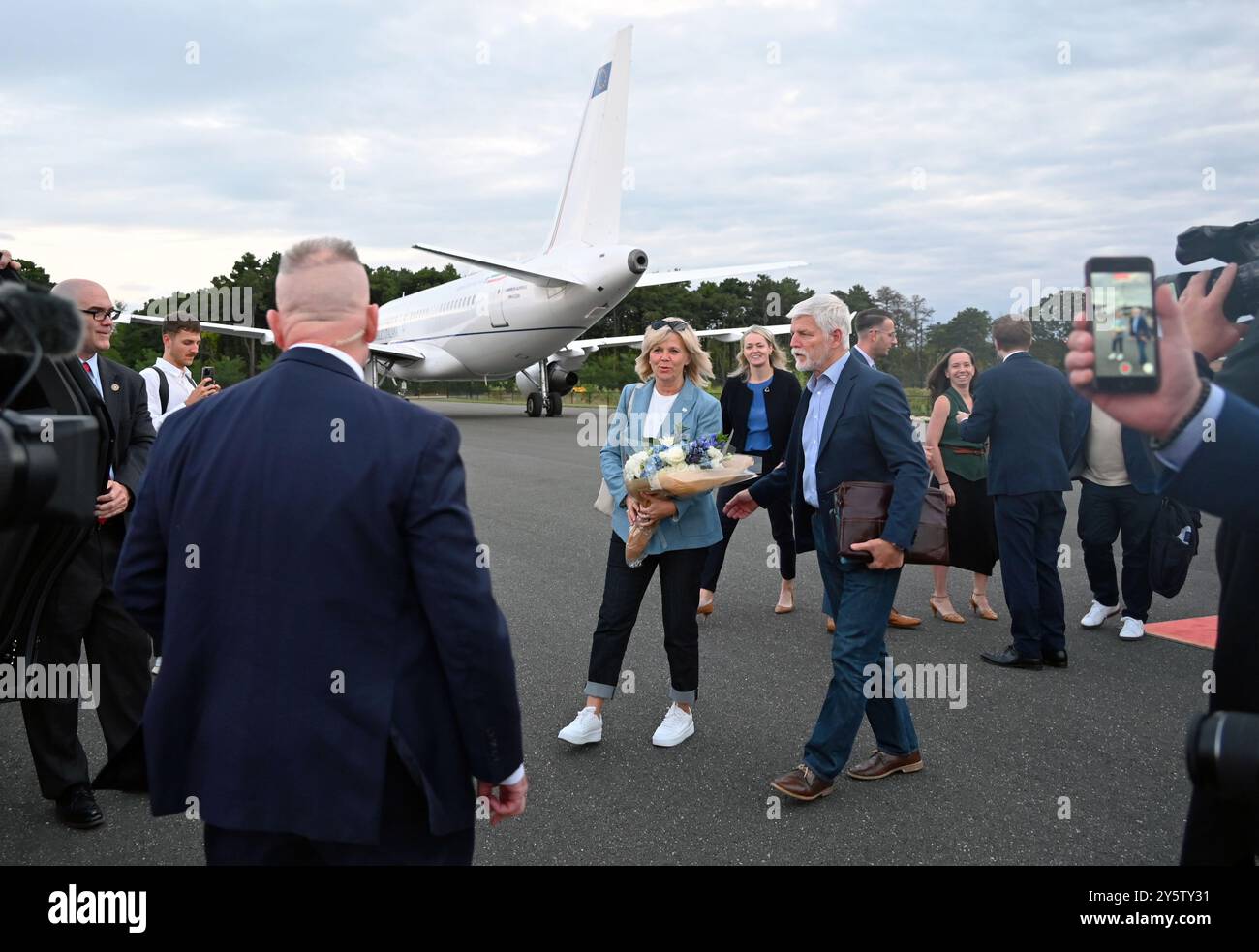 New York, Usa. September 2024. Der tschechische Präsident Petr Pavel traf in Begleitung seiner Frau Eva am 23. September 2024 zu einem einwöchigen Besuch in den USA ein. Um 15:00 Uhr wird er auf dem von UN-Generalsekretär Antonio Guterres einberufenen künftigen Gipfel sprechen, um die Annahme des Pakts für die Zukunft zu würdigen. Quelle: Souckova Alzbeta/CTK Photo/Alamy Live News Stockfoto