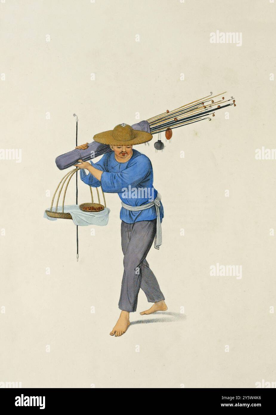 Traditionelle chinesische Tracht aus der Qing-Zeit. Vintage-Illustration eines chinesischen Pfeifenhändlers. 1800 der Körper einer chinesischen Pfeife ist immer aus einer Art Bambusrohr und Genrallyschwarz. Die Schüsseln aud die Monatsteile (die diese Figur in der linken Hand zum Verkauf hat) sind aus weißem Kupfer; diese werden abgenommen oder auf der Plädoyer-Sure angebracht. Kleine Beutel, in denen der Tabak enthalten ist, werden von einer Seidenschnur etwa in der Mitte der Pfeifen aufgehängt. Diese kleinen Beutel sind hauptsächlich aus Satin und sehr ordentlich mit Blumen bestickt. Stockfoto