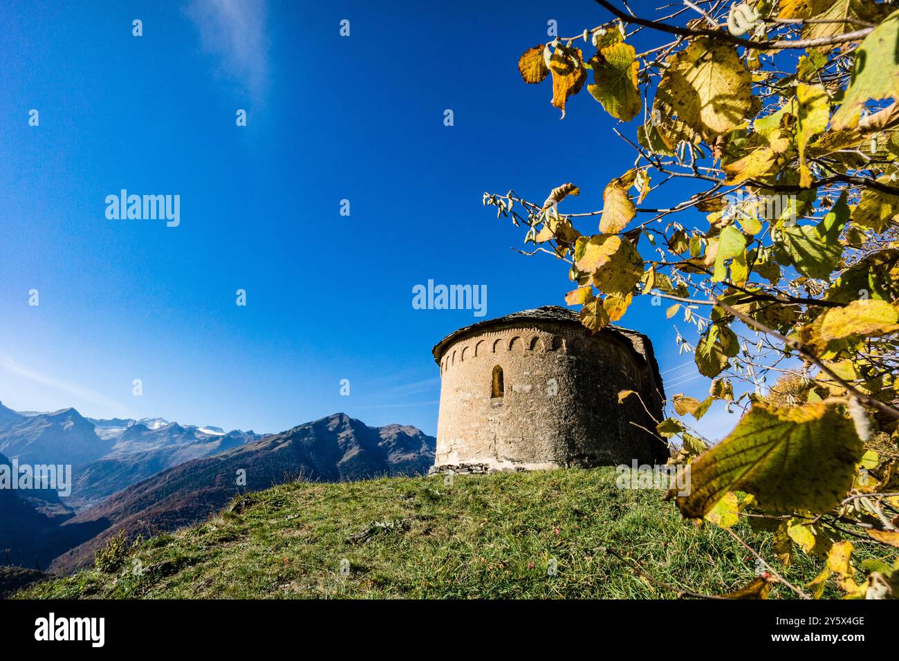 Kapelle von Sant Miqueu (Kapelle von San Miguel), datiert auf das 10. Jahrhundert, frühromanische, Vilamos, Aran-Tal, Katalonien, Pyrenäen, Stockfoto