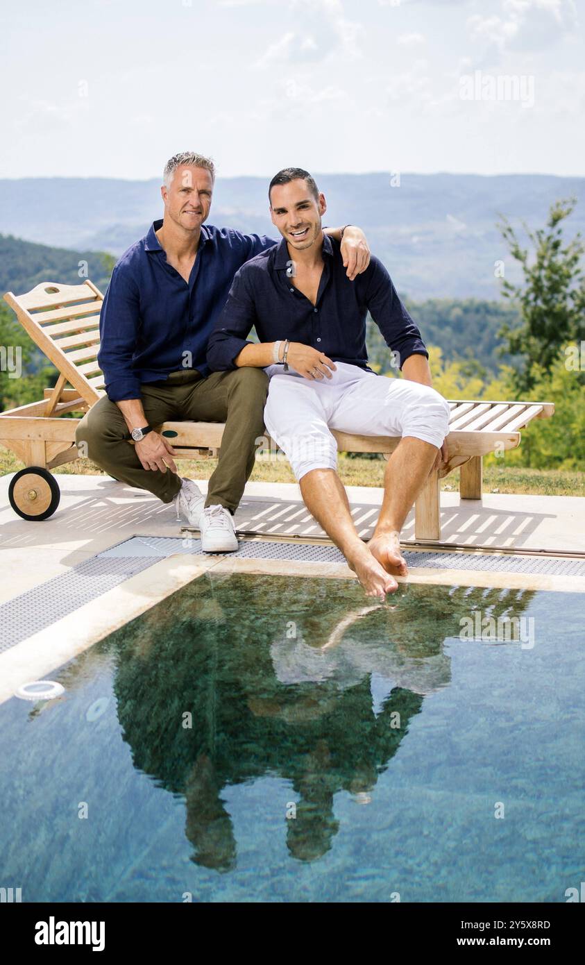 Oprtalj, 210824. Ralph Schumacher, ehemaliger Formel-1-Fahrer, Traubenernte und Weinkellerei. Auf dem Foto: Ralf Schumacher und seine Partnerin Etienne Bousquet-Cassagne. Foto: Vedran Peteh / CROPIX Copyright: XxVedranxPetehx schumacher oprtalj48-210824 Stockfoto