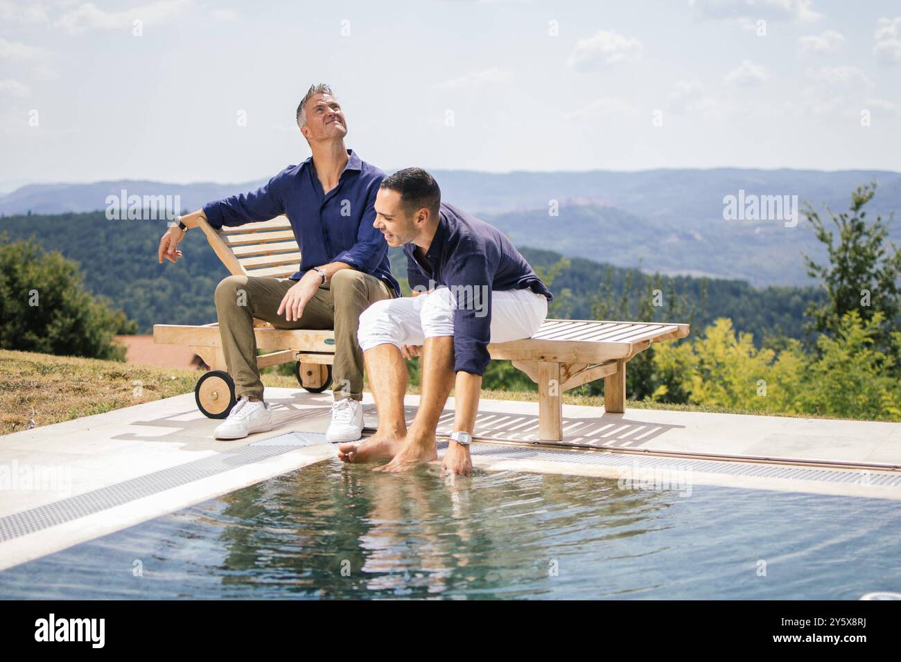 Oprtalj, 210824. Ralph Schumacher, ehemaliger Formel-1-Fahrer, Traubenernte und Weinkellerei. Auf dem Foto: Ralf Schumacher und seine Partnerin Etienne Bousquet-Cassagne. Foto: Vedran Peteh / CROPIX Copyright: XxVedranxPetehx schumacher oprtalj43-210824 Stockfoto