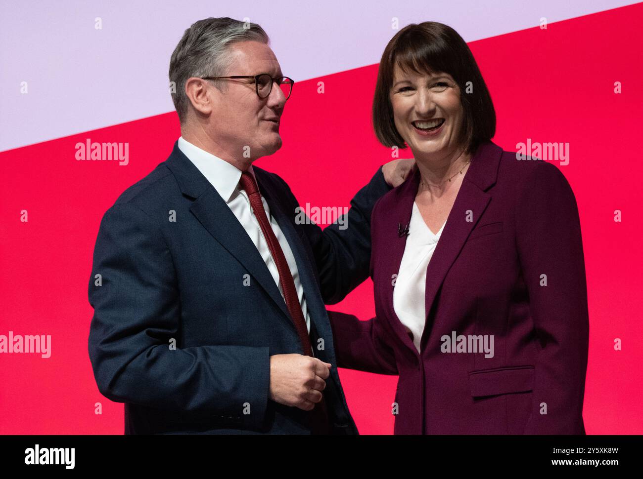 Liverpool, Großbritannien. September 2024. Rachel Reeves Rede des Kanzlers. Keir Starmer am zweiten Tag der Labour Party-Konferenz 2024 in Liverpool, Großbritannien. September 2024. Bild: Garyroberts/worldwidefeatures.com Bild: Garyroberts/worldwidefeatures.com Credit: GaryRobertsphotography/Alamy Live News Stockfoto