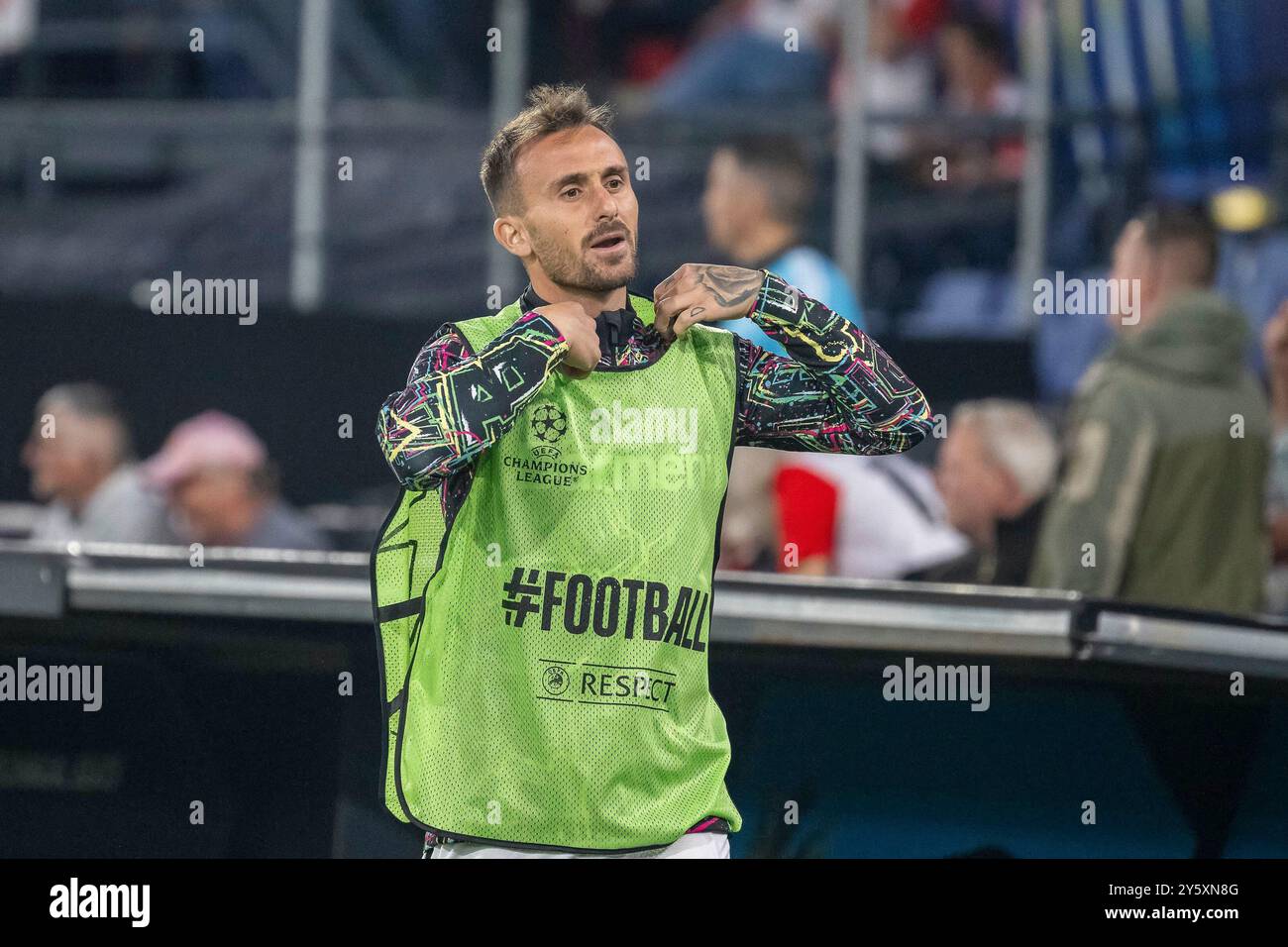 19.09.2024, Fussball: UEFA Champions League, Saison 2024/2025, Spieltag 1, Feyenoord Rotterdam - Bayer 04 Leverkusen im Stadio de Kuip in Rotterdam. Aleix Garcia (Bayer 04 Leverkusen, #24) beim Aufwaermen. Foto: Kirchner-Media/TH Stockfoto