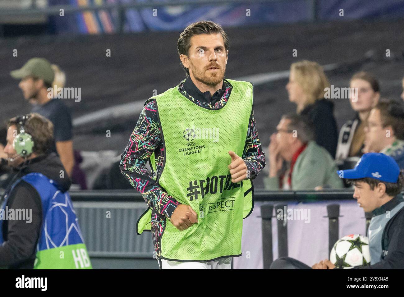 19.09.2024, Fussball: UEFA Champions League, Saison 2024/2025, Spieltag 1, Feyenoord Rotterdam - Bayer 04 Leverkusen im Stadio de Kuip in Rotterdam. Jonas Hofmann (Bayer 04 Leverkusen, #07) beim Aufwaermen. Foto: Kirchner-Media/TH Stockfoto