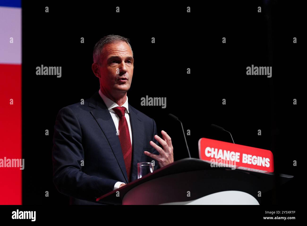 Peter Kyle, Minister für Wissenschaft, Innovation und Technologie, spricht während der Labour Party-Konferenz im ACC Liverpool. Bilddatum: Montag, 23. September 2024. Stockfoto