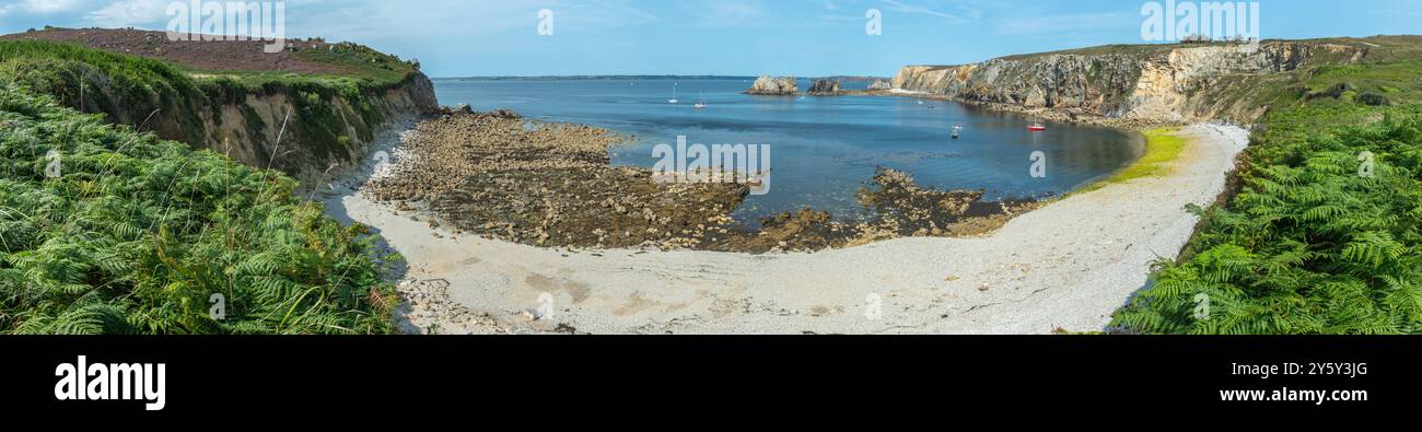 Kieselstrand an der Atlantikküste. Camaret, Crozon, Finistere, Bretagne, Frankreich, Europa Stockfoto