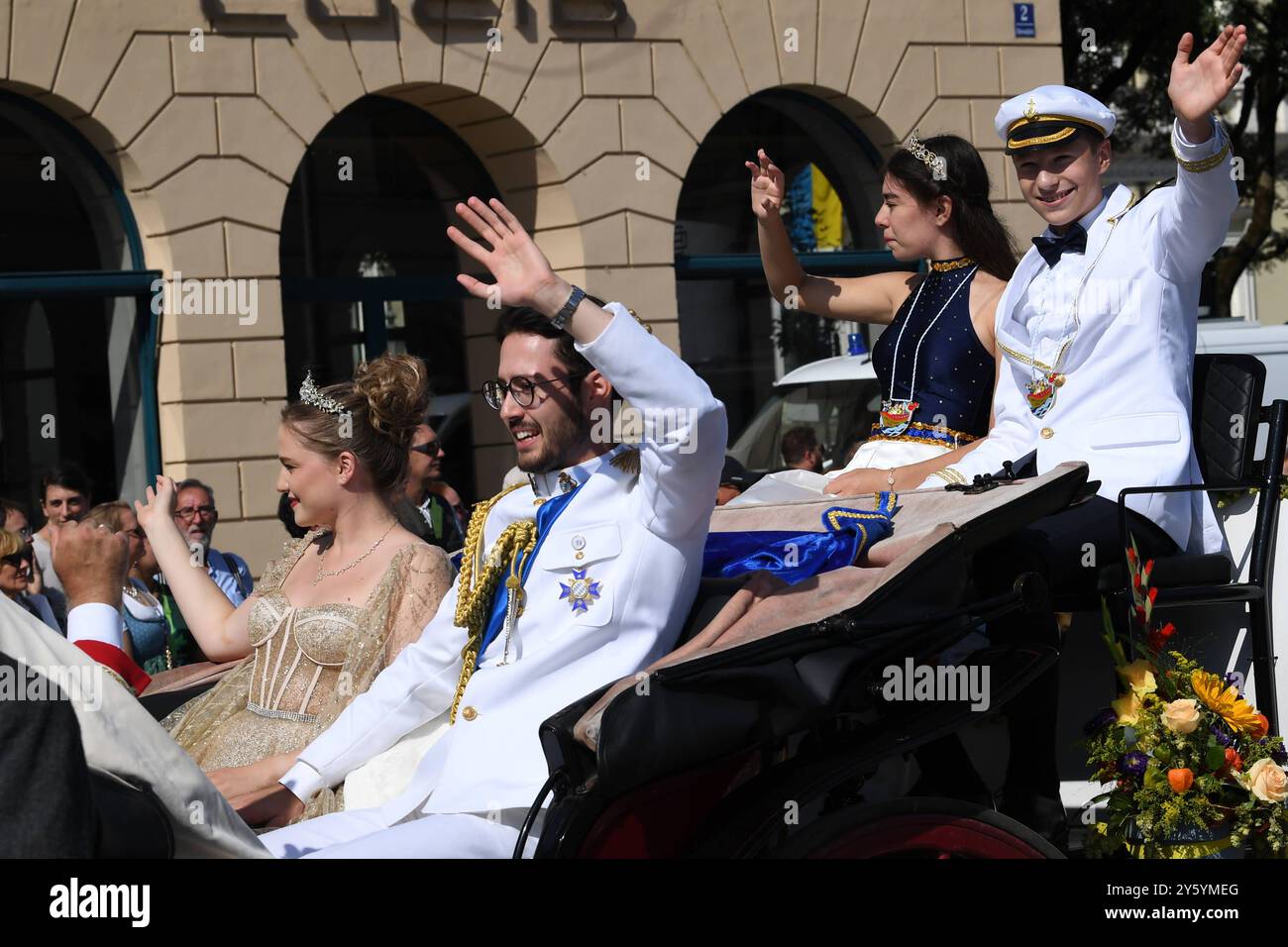 Oktoberfest - Münchner Gesellschaft Narrhalla e.V. beim Trachten- und Schützenzug anläßlich des 189. Oktoberfestes am 22.09.2024 in München, Deutschland, Oberbayern München Odeonsplatz & Theresienwiese Oberbayern Deutschland *** Oktoberfest Münchner Gesellschaft Narrhalla e V im Trachten und Schützenzug anlässlich des Oktoberfestes 189 am 22 09 2024 in München, Deutschland, Oberbayern München Odeonsplatz Theresienwiese Oberbayern Deutschland Stockfoto