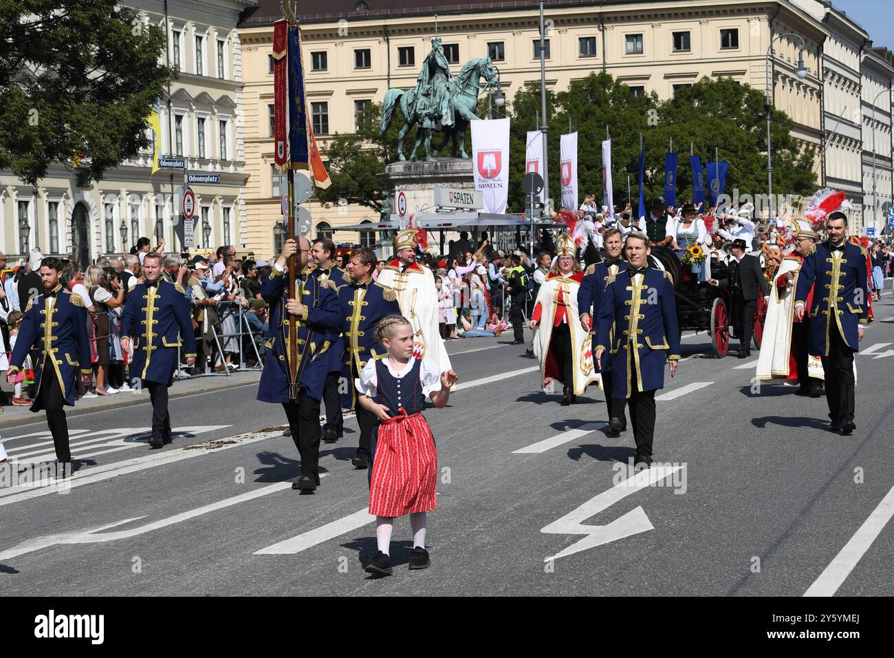 Oktoberfest - Münchner Gesellschaft Narrhalla e.V. beim Trachten- und Schützenzug anläßlich des 189. Oktoberfestes am 22.09.2024 in München, Deutschland, Oberbayern München Odeonsplatz & Theresienwiese Oberbayern Deutschland *** Oktoberfest Münchner Gesellschaft Narrhalla e V im Trachten und Schützenzug anlässlich des Oktoberfestes 189 am 22 09 2024 in München, Deutschland, Oberbayern München Odeonsplatz Theresienwiese Oberbayern Deutschland Stockfoto