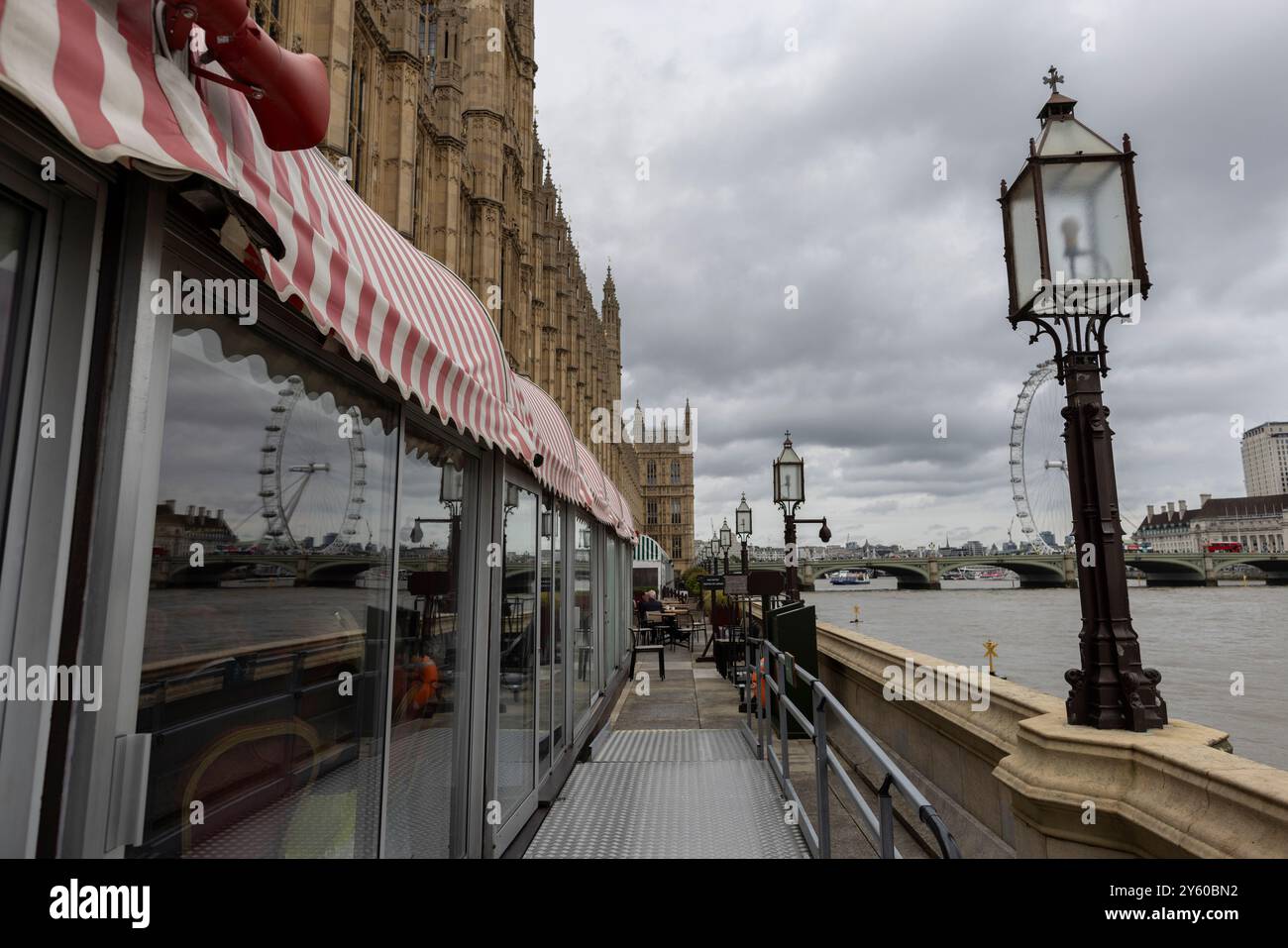 House of Parliament Terrace Pavilion, mit Zugang zur Commons' Terrace mit Blick auf die Themse, Westminster, London, England, Großbritannien Stockfoto