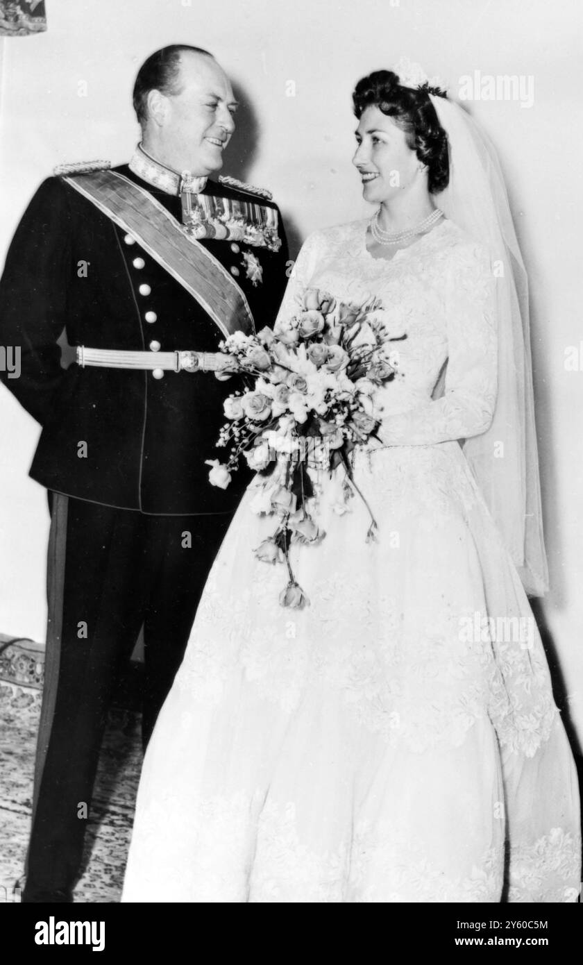 KÖNIG OLAV VON NORWEGEN MIT SEINER TOCHTER PRINZESSIN ASTRID 13. JANUAR 1961 Stockfoto