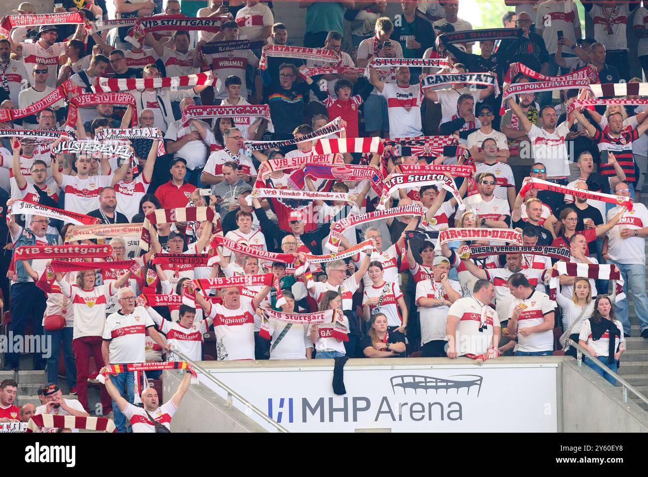 VFB Fans im Spiel VFB STUTTGART – BORUSSIA DORTMUND 5-1 am 22. September 2024 in Stuttgart. Saison 2024/2025, 1.Bundesliga, Spieltag 4, 4.Spieltag Fotograf: ddp-Bilder / Sternbilder - DFL-VORSCHRIFTEN VERBIETEN JEDE VERWENDUNG VON FOTOGRAFIEN als BILDSEQUENZEN und/oder QUASI-VIDEO - Stockfoto