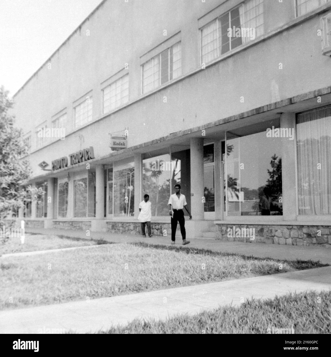 UNRUHEN LEERE GESCHÄFTE IM BESITZ VON BELGIERN, DIE WÄHREND DER UNRUHEN GEFLOHEN SIND LEOPOLDVILLE 13. DEZEMBER 1960 Stockfoto