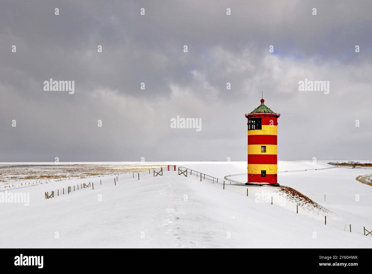 Pilsum-Leuchtturm im Winter, Ostfriesland, Niedersachsen, Bundesrepublik Deutschland Ottoturm Stockfoto