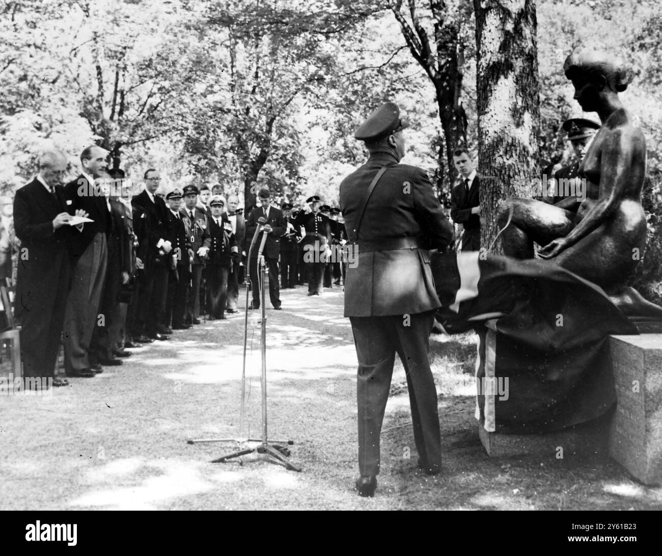 DER BRITISCHE PREMIERMINISTER HAROLD MACMILLAN OLAV KING SCARLETT P WAR MEM / 8. JUNI 1960 Stockfoto