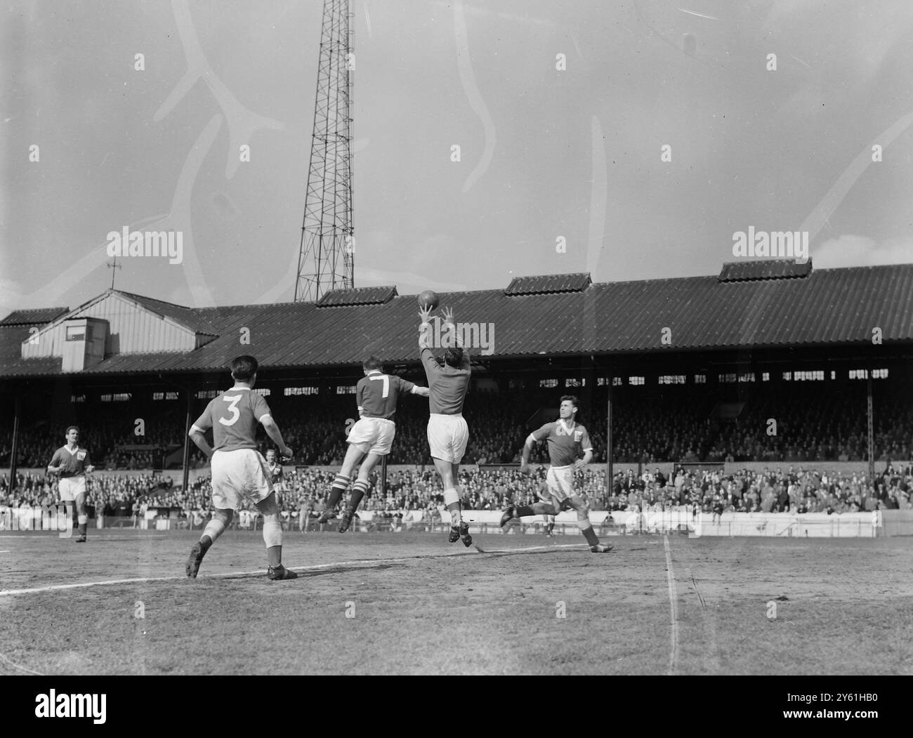 FUSSBALLSPIEL CHELSEA V NOTTINGHAM FOREST AM 16. APRIL 1960 Stockfoto