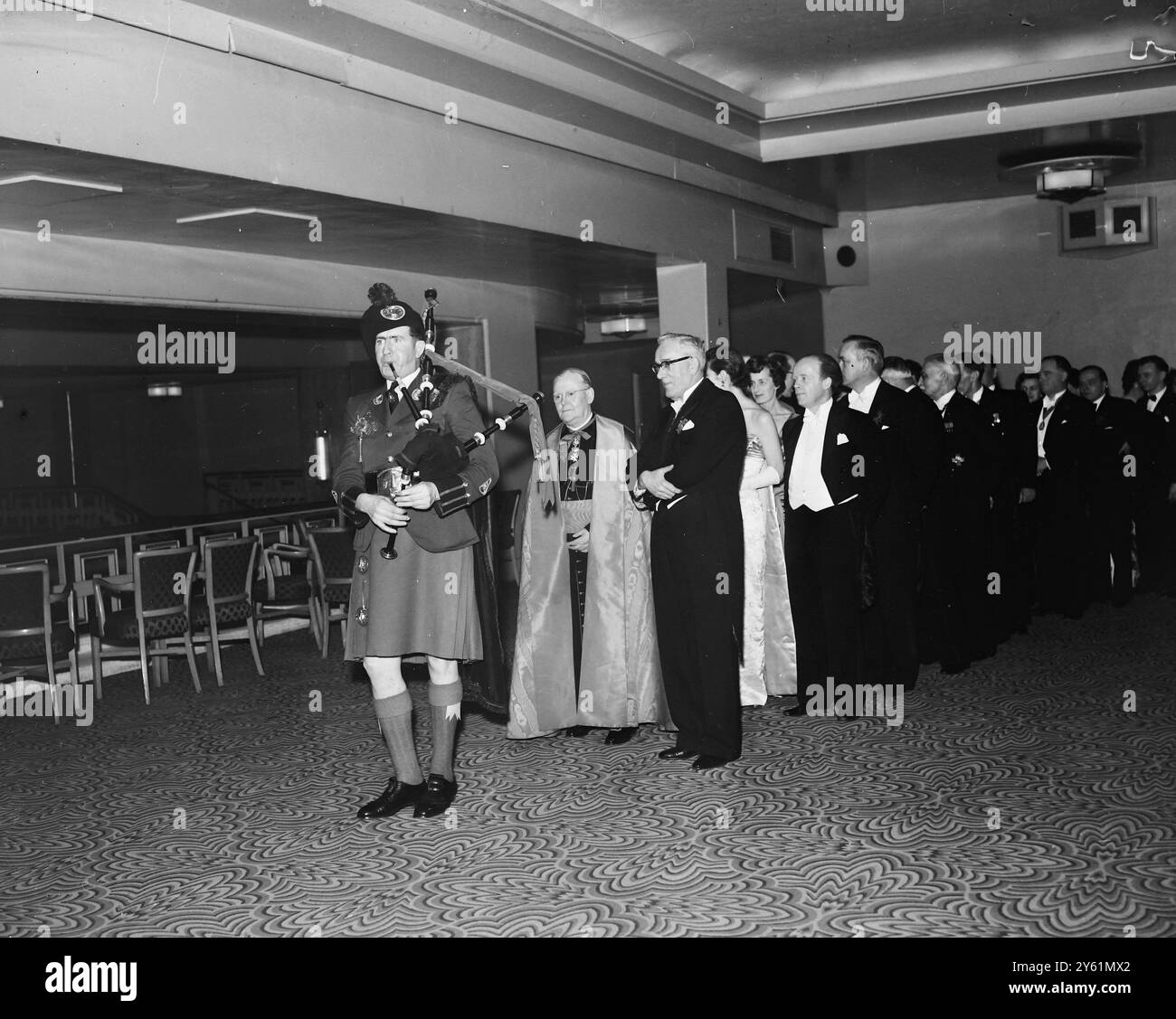 PIPER LAURIE O'DOWD FÜHRT DIE JÄHRLICHE STRASSE AN. PATRICKS TAGESPROZESSION 17. MÄRZ 1960 Stockfoto