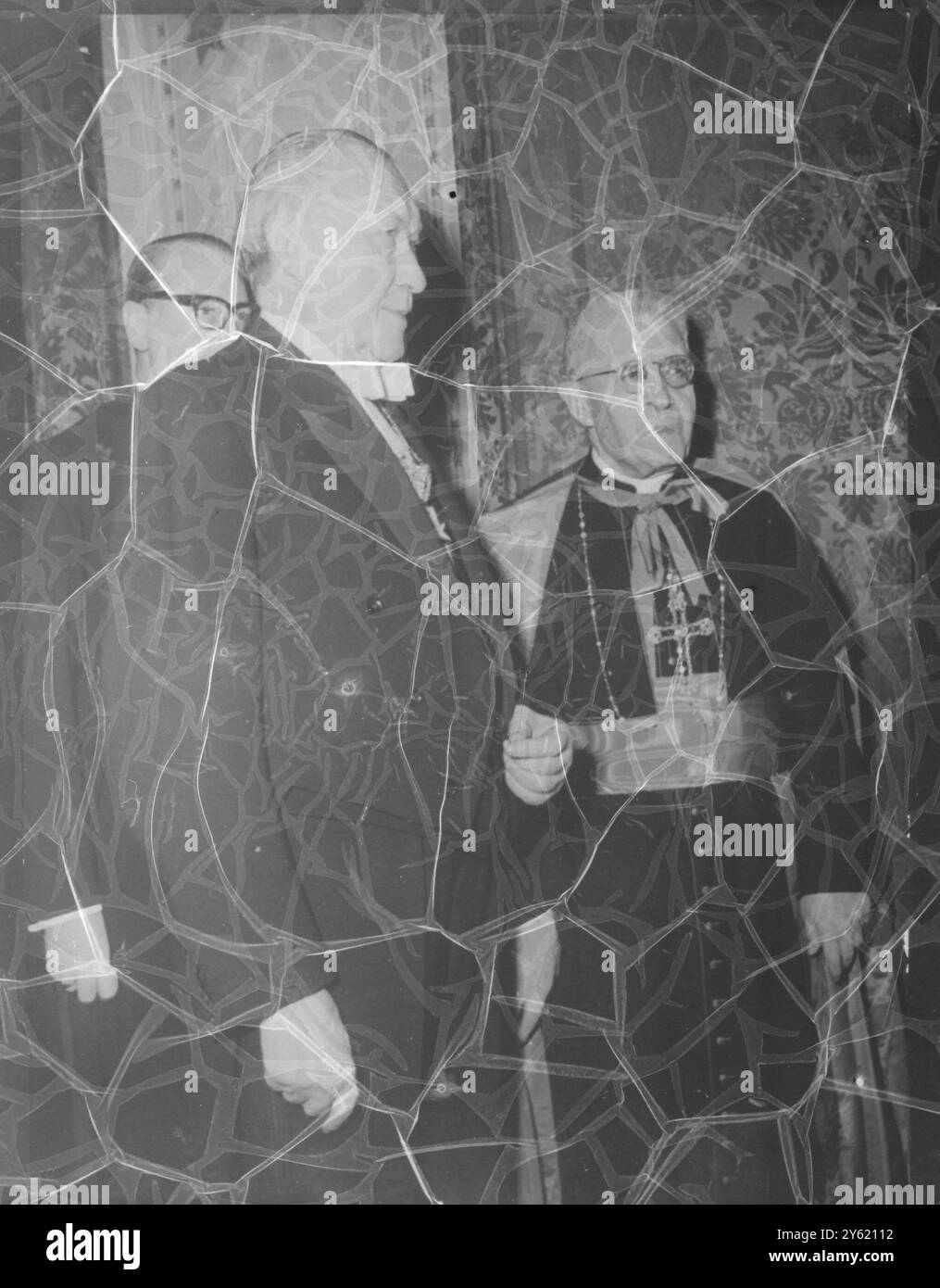 BUNDESKANZLERIN DR KONRA ADENAUER MIT DEM VATIKANISCHEN STAATSSEKRETÄR KARDINAL DOMENICO TARDINI AM 25. JANUAR 1960 Stockfoto