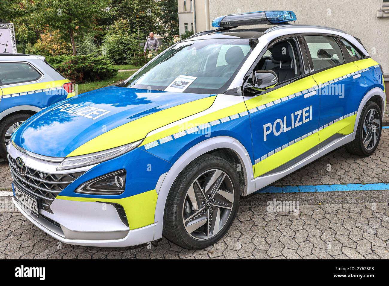 Innenministerin Behrens stellt neue Ausrüstungsgegenstände und Einsatzmittel der Polizei vor Weiterentwicklung des Fuhrparks, moderne Technik in der Unfallaufnahme, Drohnen und neue Polizeihubschrauber. Neuer Funkstreifenwagen, Hyundai Nexo Brennstoffzelle Hannvenue Zentrale Polizeidirektion Nieder Niedersachsen, Region Hannover *** Innenminister Behrens präsentiert neue Polizeiausrüstung und -Ressourcen Weiterentwicklung des Fahrzeugparks, moderne Technik in der Unfalluntersuchung, Drohnen und neue Polizeihubschrauber Neues Funkpatrouillenwagen, Hyundai Nexo Brennstoffzelle Hannover Centra Stockfoto