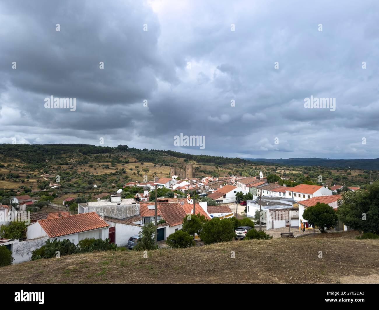 Amieira do Tejo, Portugal - 30. Juni 2024: Blick auf das traditionelle Dorf Amieira do Tejo in Alentejo, Portugal Stockfoto