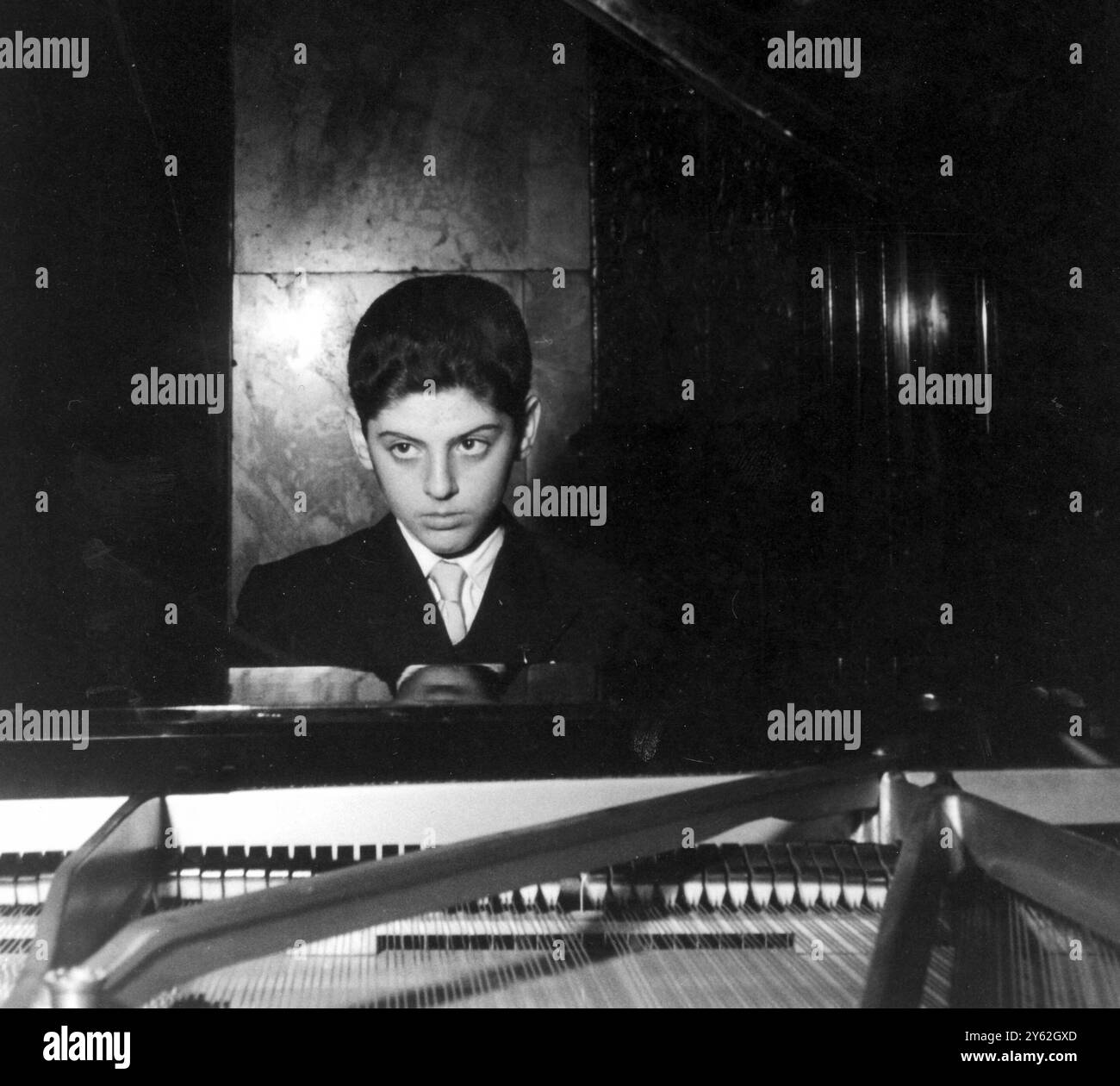 DANIEL BARENBOIM als Junge um 1954 israelischer Pianist / Dirigent geb. 1942 Stockfoto