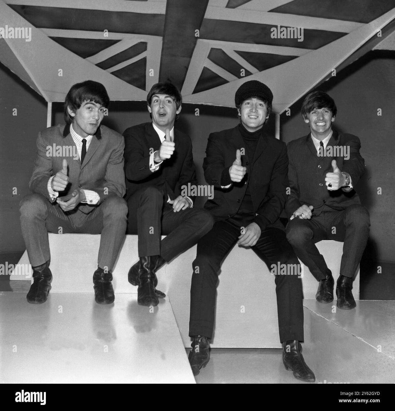 Die Beatles in den Teddington Television Studios. Von links nach rechts - George Harrison, Paul McCartney, John Lennon, Ringo Starr 23. Februar 1964 Stockfoto