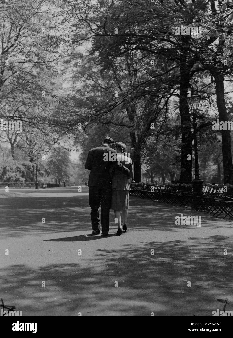 Lovers in Hyde Park Mai 1947 Stockfoto