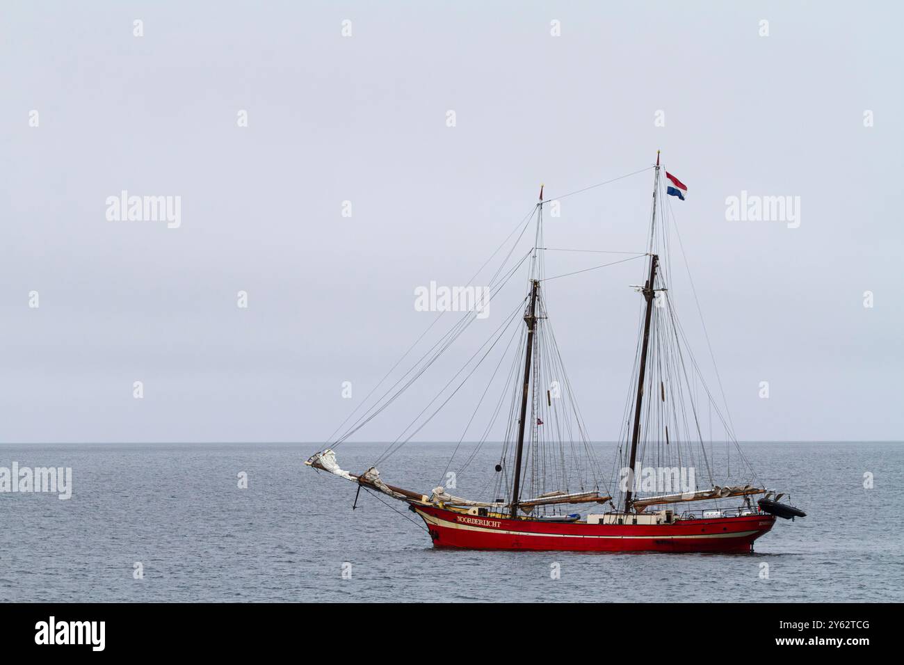 Ein Blick auf das Expeditionsschiff Noorderlicht, das im Svalbard-Archipel in Norwegen operiert. Stockfoto