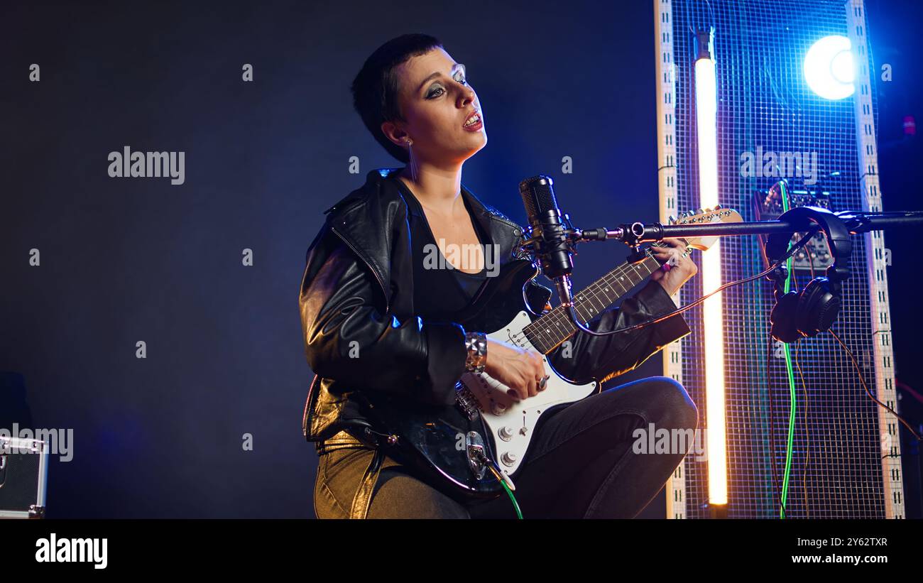 Alternative Musik Eine selbstbewusste Sängerin liefert in einer Live-Show einen ...