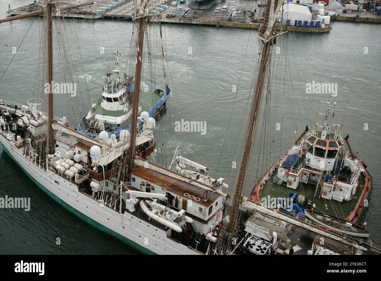 Ausbildungsschiff „Juan Sebastián de Elcano“ (A-71). Der Schiffsrumpf besteht aus Eisen. Sie wurde am 5. März 1927 gestartet und am 17. August 1928 an die spanische Marine geliefert. Im Laufe der Jahre wurde es verschiedenen Modernisierungsarbeiten unterzogen. Anlegemanöver des Schiffes in Richtung Dock am Sonntag, den 8. September 2024, gegen 9:00 Uhr am „Moll Est“ (Ostkai) im Hafen von Barcelona, Katalonien, Spanien. Stockfoto