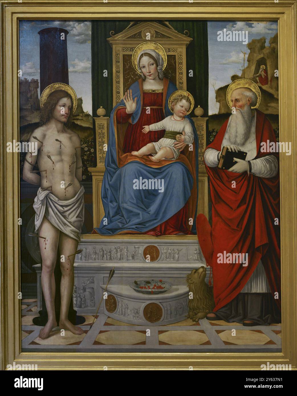 Die Jungfrau und das Kind thronten zwischen St. Sebastian und Jerome. Gemälde eines lombardischen Künstlers. Öl auf Holzplatte, ca. 1510. Pinacoteca Castello Sforzesco, Mailand, Italien. Stockfoto