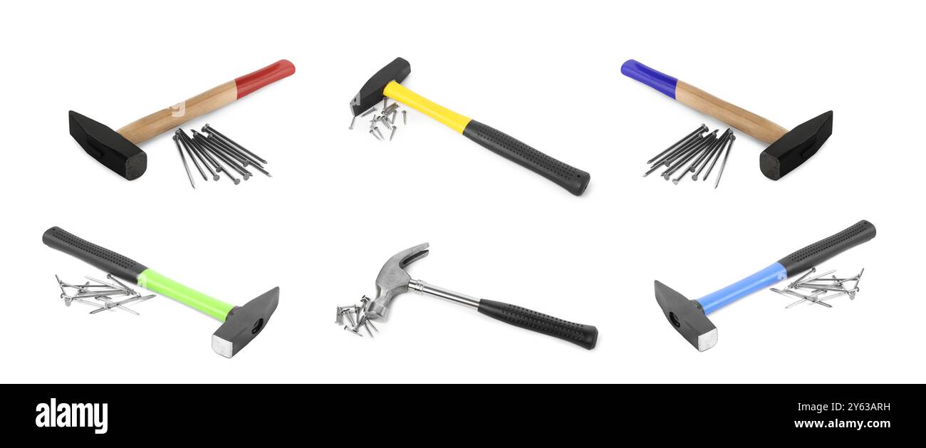 Collage mit verschiedenen Hämmern und Metallnägeln auf weißem Hintergrund Stockfoto