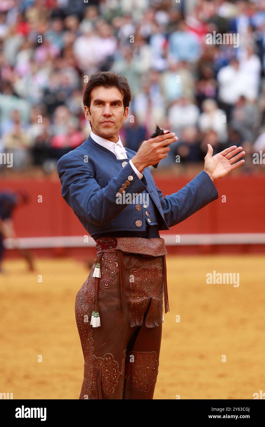 Sevilla, 04/30/2017. Stierkampf zu Pferd. Sechs Stiere von Fermin Bohorquez. Der Stierkämpfer auf dem Pferd Sergio Galan. Foto: Raul Doblado. ARCHSEV. Quelle: Album / Archivo ABC / Raúl Doblado Stockfoto