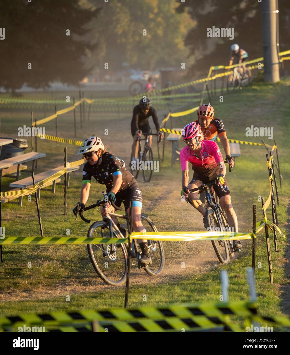 WA26102-00..... WASHINGTON - Cyclocross Mens Catagory 3 / 60+ Altersgruppe in Redmond. Bob Agopsowicz Stockfoto