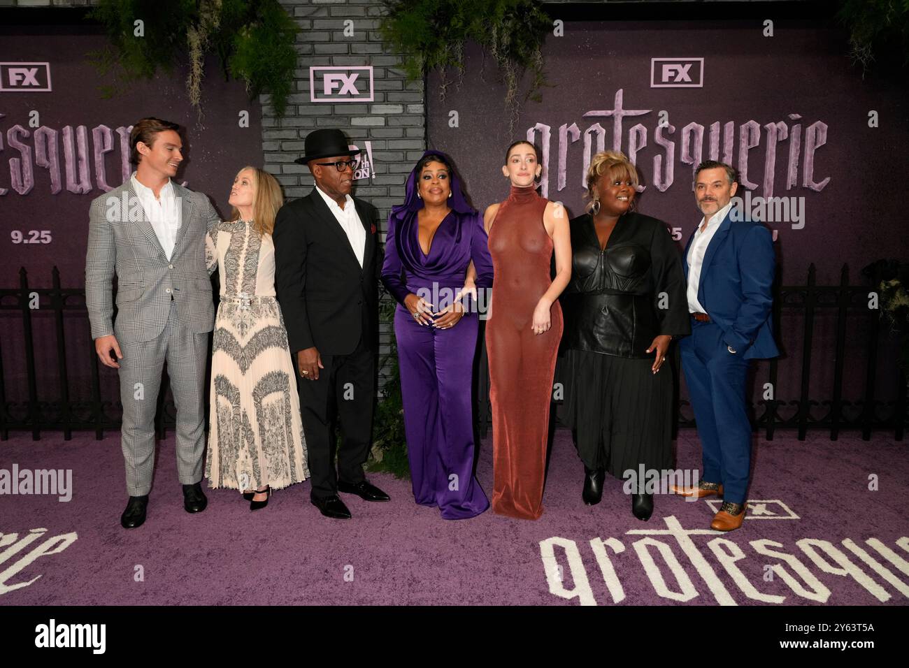 New York, Usa. September 2024. New York, USA. 23.9.24, New York, Vereinigte Staaten Nicholas Alexander Chavez, Courtney B. Vance, Niecy Nash-Betts, Micaela Diamond, Raven Goodwin, Joshua Bitton nimmt an der Grotesquerie New York Premiere Teil, die am Montag, 23. September 2024 in den Spring Studios 50 Varick Street in New York City stattfindet Stockfoto