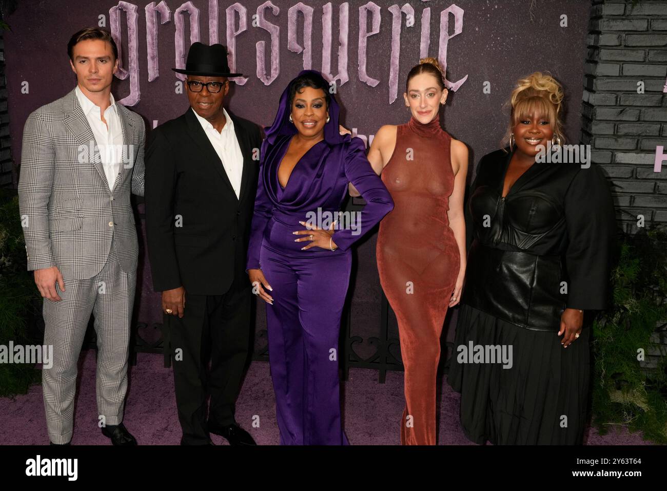 New York, Usa. September 2024. New York, USA. 23.9.24, New York, USA Nicholas Alexander Chavez, Courtney B. Vance, Niecy Nash-Betts, Micaela Diamond, Raven Goodwin nimmt an der Grotesquerie New York Premiere Teil, die am Montag, 23. September 2024 in den Spring Studios 50 Varick Street in New York City stattfand Stockfoto