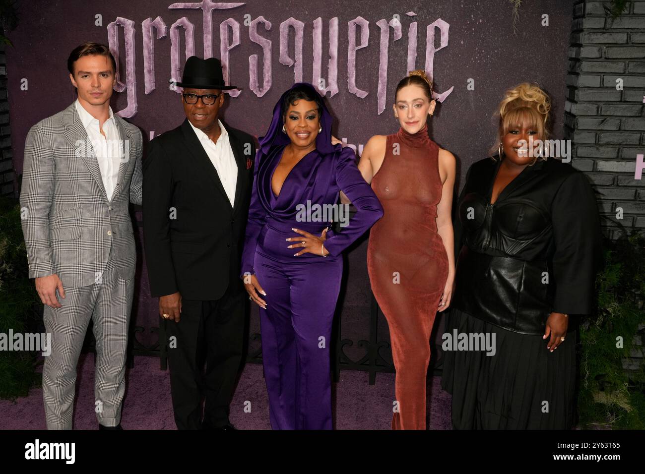 New York, Usa. September 2024. New York, USA. 23.9.24, New York, USA Nicholas Alexander Chavez, Courtney B. Vance, Niecy Nash-Betts, Micaela Diamond, Raven Goodwin nimmt an der Grotesquerie New York Premiere Teil, die am Montag, 23. September 2024 in den Spring Studios 50 Varick Street in New York City stattfand Stockfoto