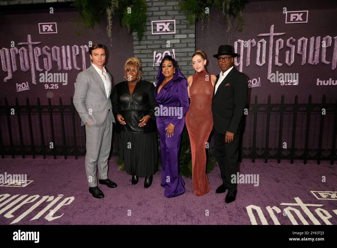 New York, Usa. September 2024. New York, USA. 23.9.24, New York, USA Nicholas Alexander Chavez, Raven Goodwin, Niecy Nash-Betts, Micaela Diamond, Courtney B. Vance nimmt an der Grotesquerie New York Premiere Teil, die am Montag, 23. September 2024 in den Spring Studios 50 Varick Street in New York City stattfand Stockfoto