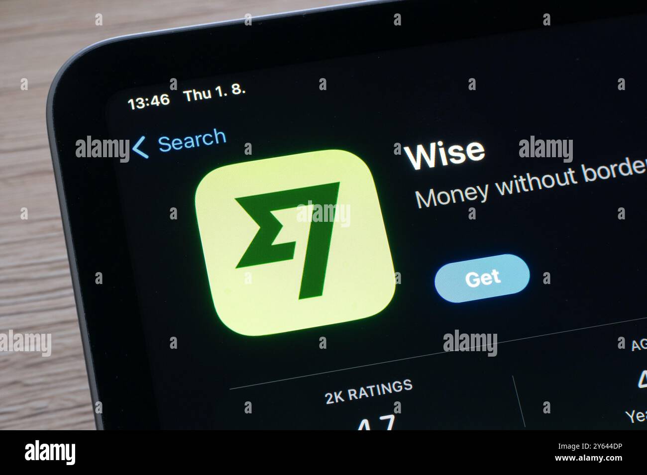 OSTRAVA, TSCHECHIEN - 1. AUGUST 2024: Icon of Wise Mobile Financial App im ap Store wird installiert Stockfoto