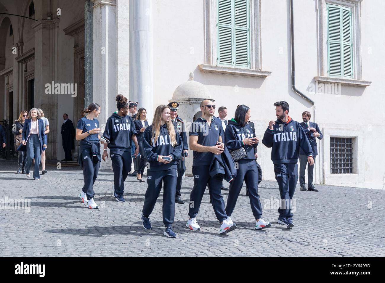 Rom, Italien. September 2024. Italienische Athleten verlassen den Quirinale-Palast in Rom nach dem Treffen mit dem Präsidenten der Republik Sergio Mattarella (Foto: Matteo Nardone/Pacific Press/SIPA USA) Credit: SIPA USA/Alamy Live News Stockfoto