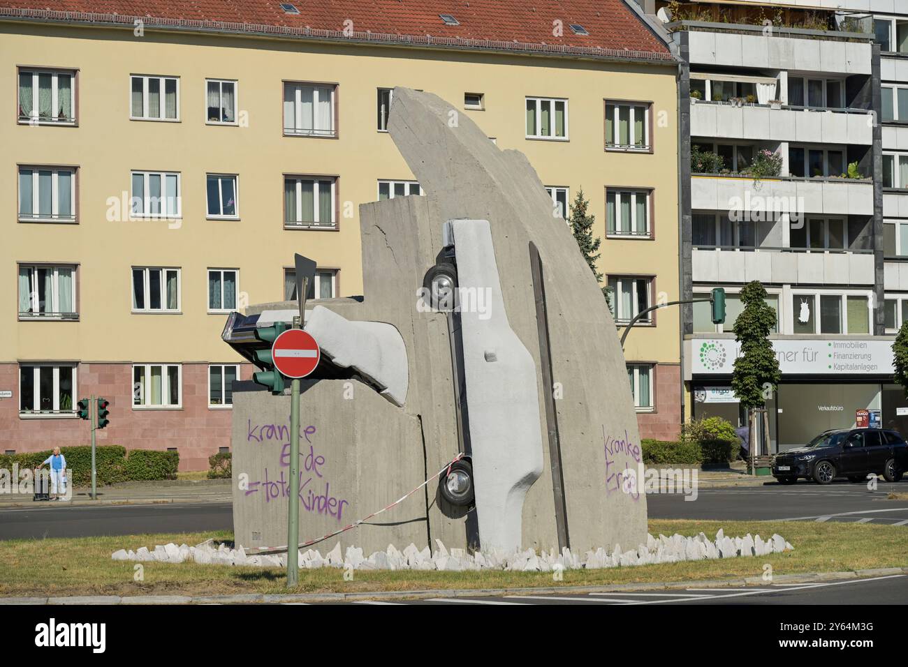 Kunst, Wolf Vostell,zwei Beton-Cadillacs in Form der nackten Maja, Rathenauplatz, Halensee, Wilmersdorf, Berlin, Deutschland Stockfoto