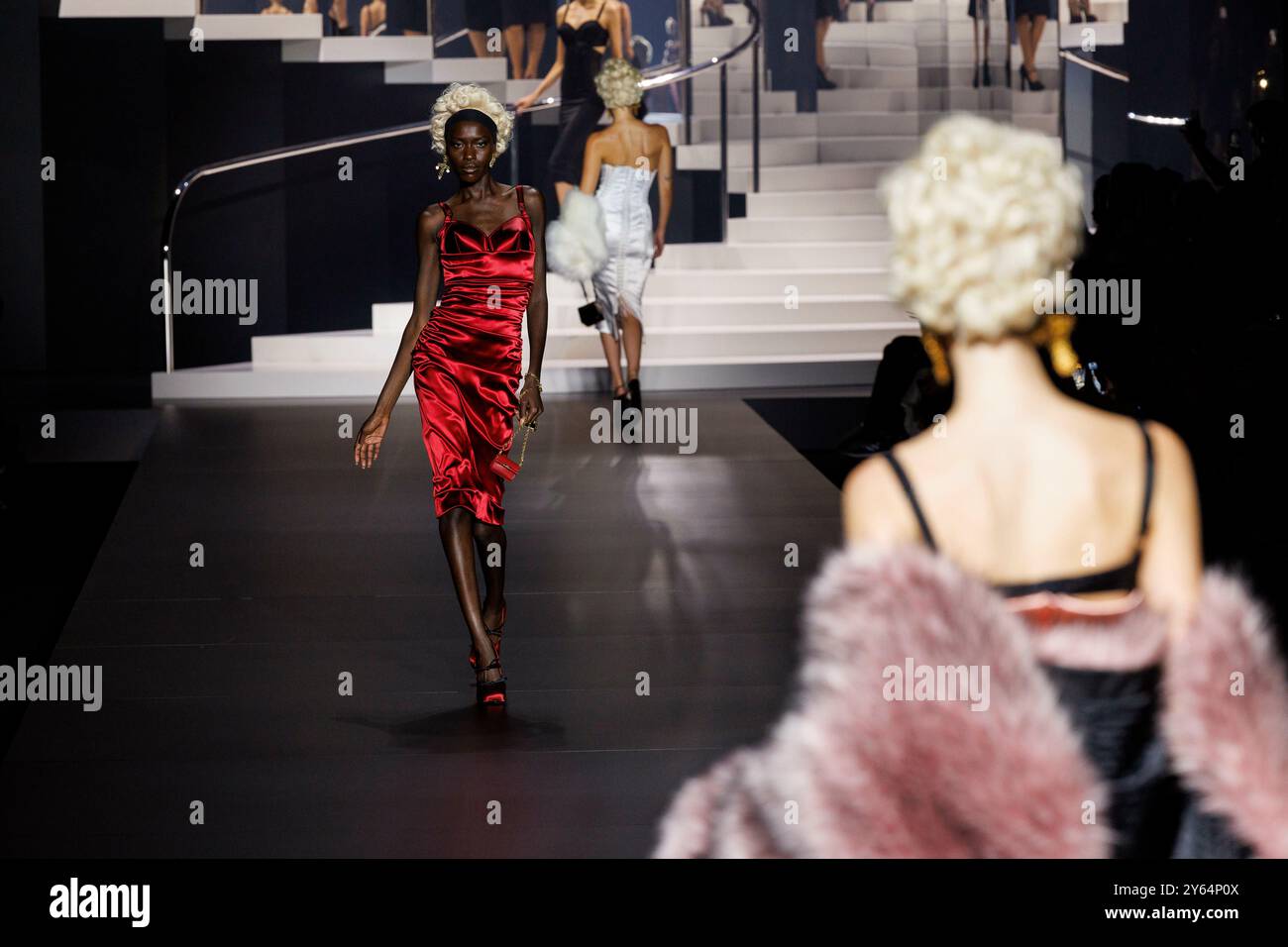 DOLCE & GABBANA Start- und Landebahn Frühjahr/Sommer 2025 während der Milan Fashion Week am 2024. September - Mailand, Italien 21./09/2024 Stockfoto