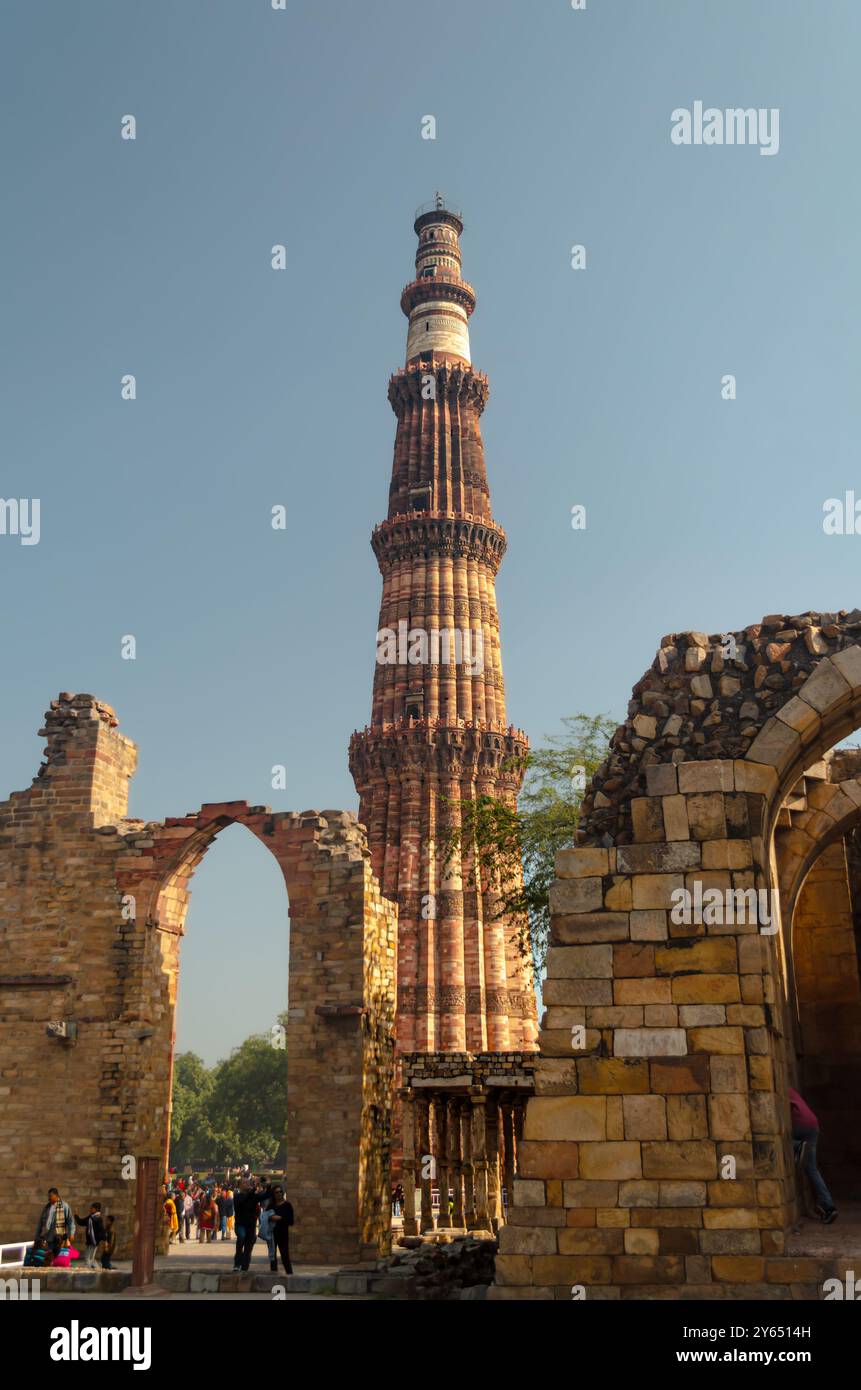 Qutb Minar / Qutub Minar / Qutab Minar, Minarettturm am Qutab Minar Komplex, UNESCO-Weltkulturerbe in Neu-Delhi, Indien Stockfoto