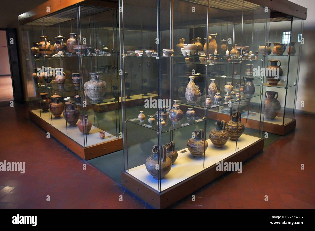 Italien, Tarquinia, 06.09.2024 Museo Archeologico Nazionale di Tarquinia Foto: Ausstellungen im Museum Tarquinia *** Italien, Tarquinia, 06 09 2024 Museo Archeologico Nazionale di Tarquinia Fotoausstellungen im Museum Tarquinia Stockfoto